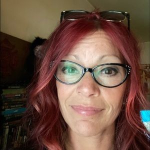 Meet your Posher, Cassandra